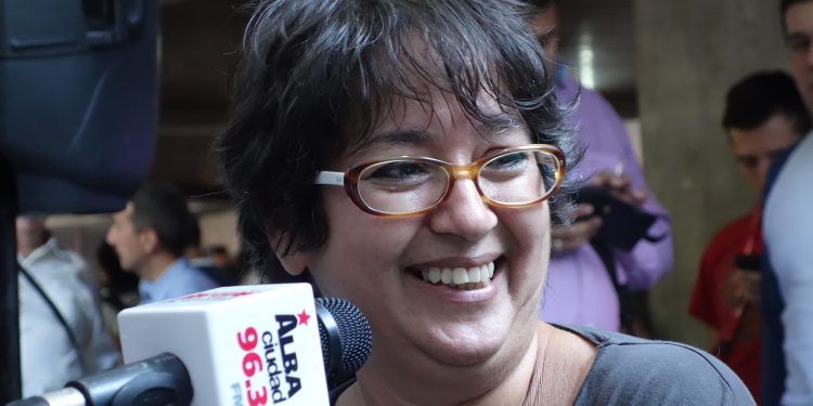 Carola Chávez: Sin euforia, sin nostalgia, sin nada