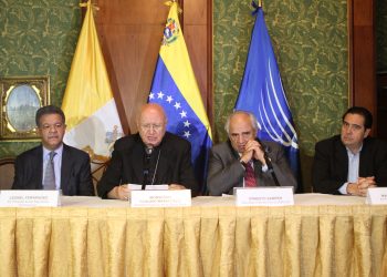 MUD sí dialoga con Trump y no con Maduro