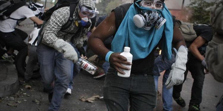 ¡Terroristas! Conoce a cuántos les han puesto los ganchos por guarimberos 1 ¡Terroristas! Conoce a cuántos les han puesto los ganchos por guarimberos