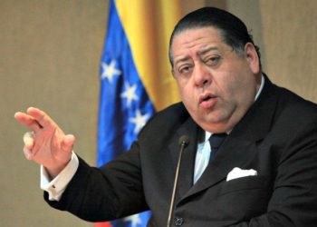 ¡Terrorismo Acosador! Hija de Hermann Escarrá recibe amenazas de muerte
