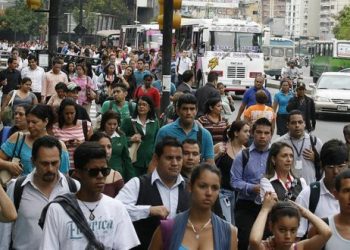 ¡Lo dicen las Encuestas! 70% de población opina que la oposición está dividida