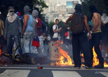 Carola Chávez: Autositiados, autoengañados