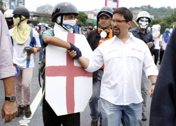 ¡Desesperados y sin tiempo! Freddy Guevara anuncia nuevas acciones violentas (+Tuits) 6 ¡Desesperados y sin tiempo! Freddy Guevara anuncia nuevas acciones violentas (+Tuits)