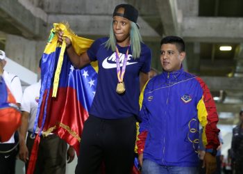 ¡Lo Bailaron! Yulimar Rojas dejó en la tarima a Pedro Infante (+VIDEO)
