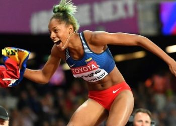 ¡Saltando de Felicidad! Yulimar Rojas logró la de oro en Londres (+Pelo Verde de la suerte)