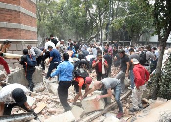 ¡Terrible! retumbó de nuevo el suelo Mexicano