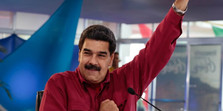 Con el pueblo unido no hay imperio que nos derrote