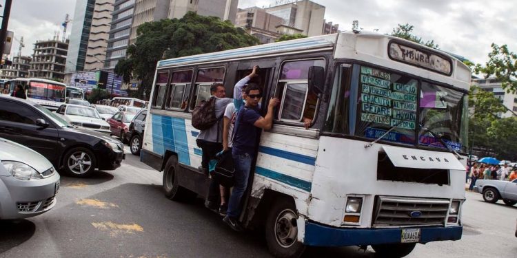 A Bs. 700 subirá el pasaje interurbano a partir del 23 de octubre (+Ataque al bolsillo) 1 A Bs. 700 subirá el pasaje interurbano a partir del 23 de octubre (+Ataque al bolsillo)