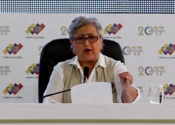 Rectora presidenta del CNE ofrece rueda de prensa