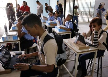 Más de 2 millones de estudiantes de educación media iniciaron periodo escolar 2017 – 2018 (+Galería fotográfica)
