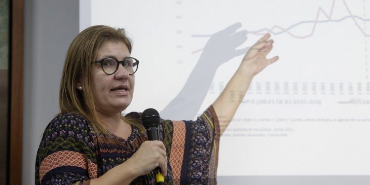 Pasqualina Curcio:  Es urgente detener la escalada inducida de los precios