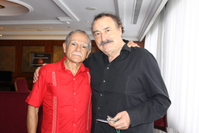 López Rivera con Ignacio Ramonet (Foto Verónica Díaz)