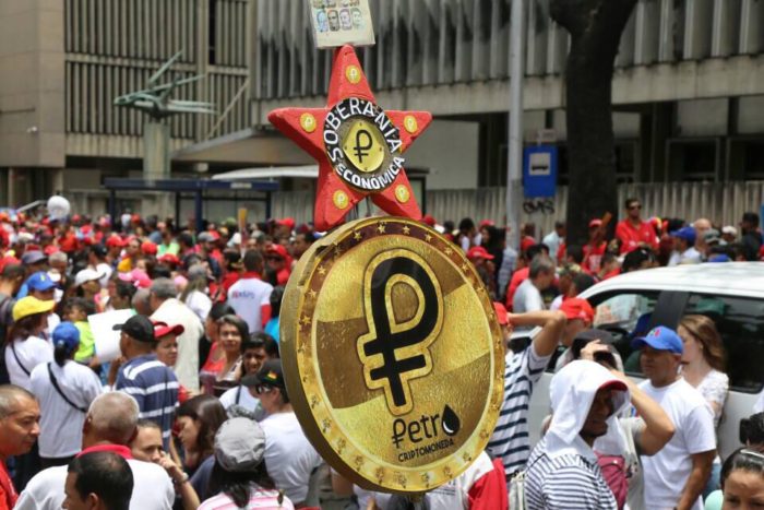 Nicolás Maduro: Voy a vencer la guerra económica 3 Petro 1 Mayo