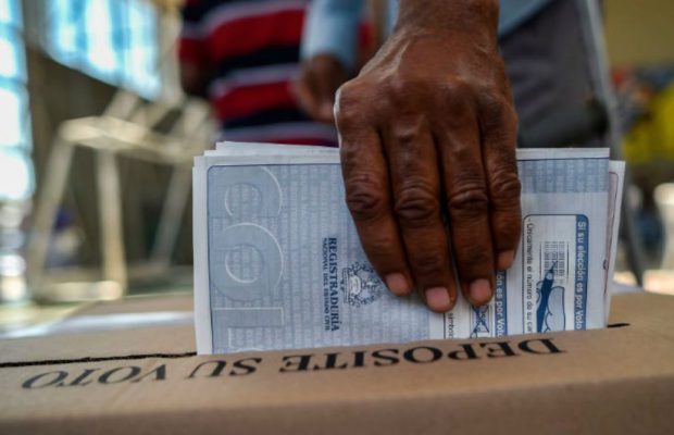Cuatro escuálidas alegrías 3 elecciones-colombia-1132x670-620x400