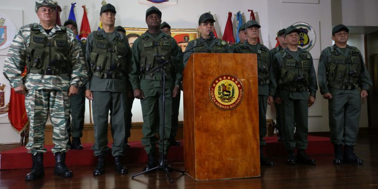 Ministro Padrino López: Aquellos que pretendan instalarse por vías antidemocráticas no contarán con la FANB 1 Ministro Padrino López: Aquellos que pretendan instalarse por vías antidemocráticas no contarán con la FANB