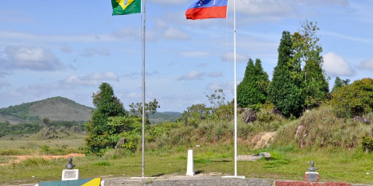 Unión cívico-militar resguardó frontera con Brasil
