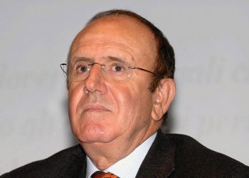 Ex-Vicesecretario General de la ONU explica el engaño entre Wall Street y el petróleo, sobre la «crisis en Venezuela”