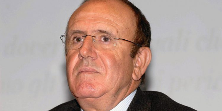 Ex-Vicesecretario General de la ONU explica el engaño entre Wall Street y el petróleo, sobre la «crisis en Venezuela”
