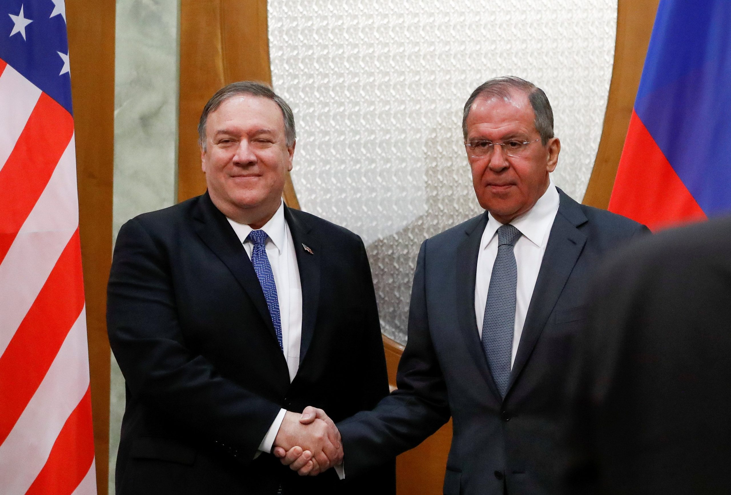 Rusia defiende el dialogo mientras EE.UU. busca la violencia
