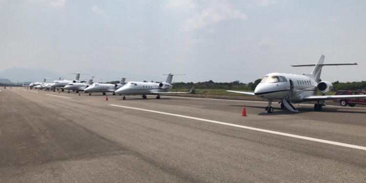 El Guiso: Guaidó gastó en un día $800.000 en el alquiler de 15 aviones