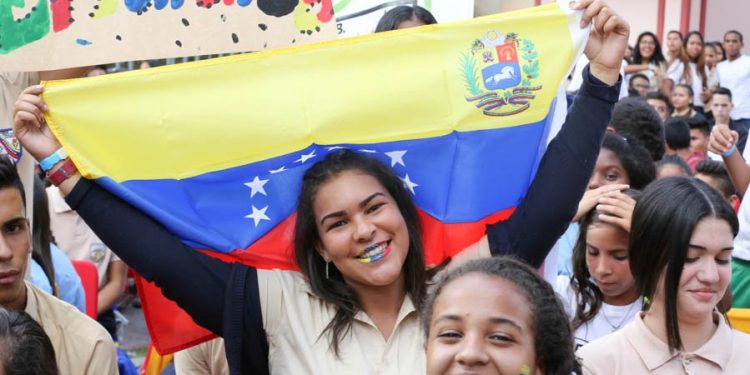 Docentes proponen mejorar Internet y equipar a los estudiantes para septiembre 1 Docentes proponen mejorar Internet y equipar a los estudiantes para septiembre