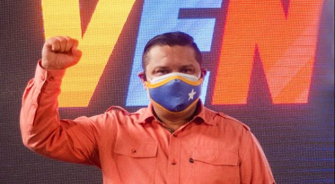 Semblanza de un candidato 1 Carlos Sierra: Bolívar y Chávez me formaron en la política