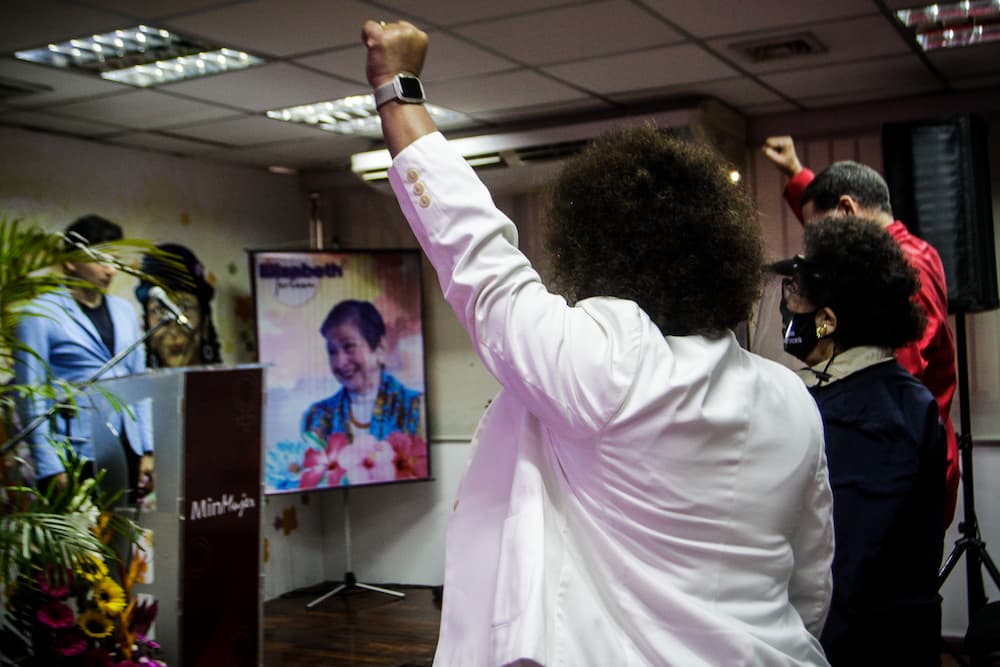 Elizabeth Tortosa homenajeada en galería Heroína de Venezuela + Fotos 5 Elizabeth Tortosa homenajeada en galería Heroína de Venezuela + Fotos