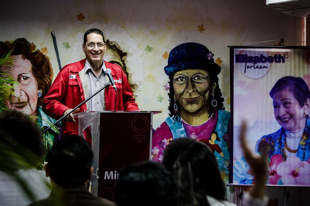 Elizabeth Tortosa homenajeada en galería Heroína de Venezuela + Fotos 3 Elizabeth Tortosa homenajeada en galería Heroína de Venezuela + Fotos