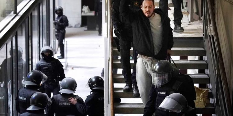 España: una monarquía y un gobierno putrefactos 1 pablo hasel