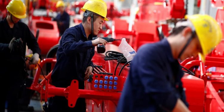 XIV Plan Quinquenal de Desarrollo de la República Popular China 1 Trabajadores Chinos