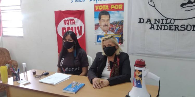 Movimientos sociales desplegados casa por casa en Chacao 1 Rosalía Fernández y Milagros Mata