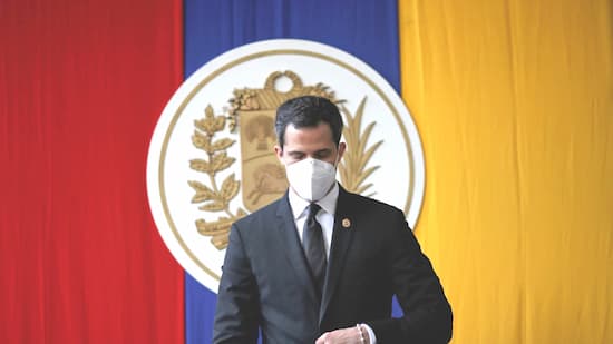 Biden le cantó al autoproclamado