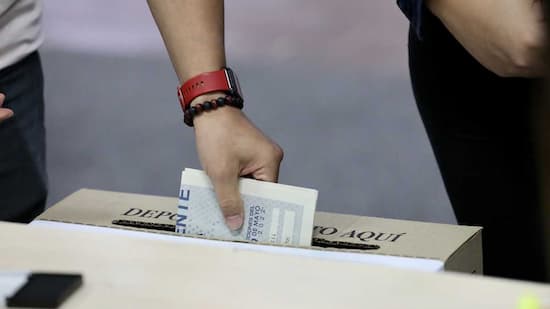 La primera vuelta 1 Elecciones Colombia