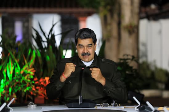 Renovando las bases 1 “Con el pueblo todo, sin el pueblo nada. Vamos a integrar el trabajo en cada calle con los sistemas que hemos creado la VenApp, la Línea 58, las alertas”, Nicolás Maduro.