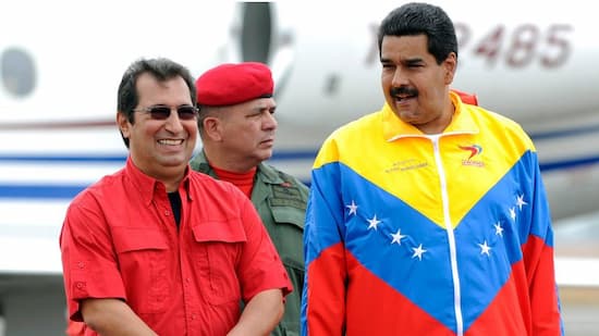Adán Chávez: “Hoy estamos en medio de una confrontación definitoria” 1 Venezuela continúa desempeñando un rol fundamental, orientado a la defensa del derecho que tienen los Pueblos a su libre determinación, y en el caso de Nuestra América Latinocaribeña, y más allá del Sur Global, en el impulso de la unidad; al tiempo que avanzamos en la consolidación de sólidas alianzas con otros polos de poder mundial