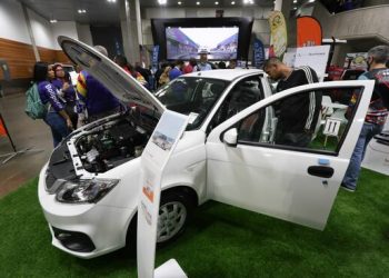 Una nueva etapa en las relaciones Irán-Venezuela 10 Pronto en los terrenos circundantes, y con la ayuda de la República Islámica de Irán y otros inversores, montaremos el primer Parque Científico Tecnológico de Venezuela, en las inmediaciones del Instituto Venezolano de Investigaciones Científicas (IVIC)