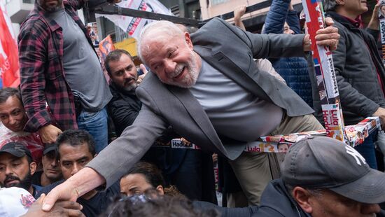 Gran polarización en el gigante amazónico 1 Algunas semanas turbulentas esperan a Brasil antes de la segunda vuelta el 30 de octubre. No importa quién gane la presidencia, el bolsonarismo estará muy vivo en el Congreso y el Senado. Si Lula gana, es probable que enfrente una feroz resistencia