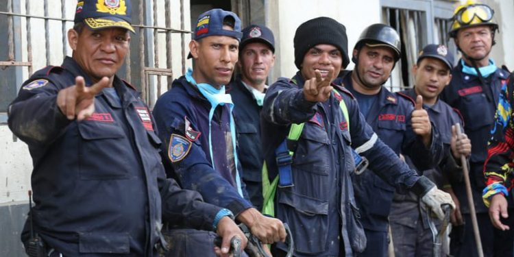 Una emergencia real 1 Venezuela felicita labor de cuerpos rescatistas en Las Tejerías (Foto AVN)