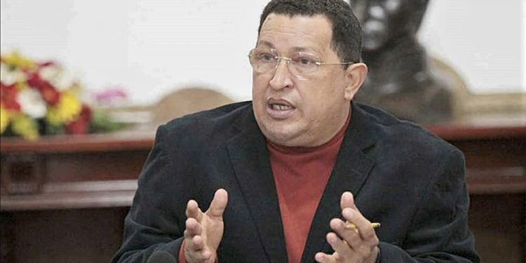 Uno de los factores fundamentales en la transición hacia el socialismo, es la transformación de la base económica del país; a fin de alcanzar su plena democratización y convertirla en una poderosa herramienta para la justa distribución de los recursos de la nación