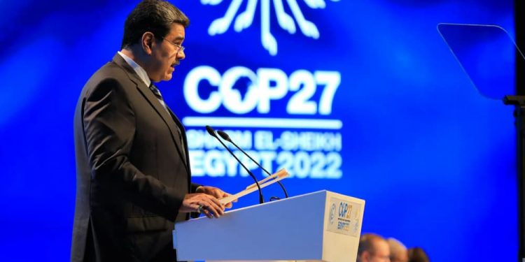 马杜罗 伟大的历史性演讲 1 Venezuela es responsable de menos del 0.4% de las emisiones globales de gases de efecto invernadero en el planeta. No obstante, “el pueblo venezolano debe pagar las consecuencias de un desequilibrio causado por las principales economías capitalistas del mundo; quienes han contaminado y continúan contaminando el planeta para beneficio de unos pocos”