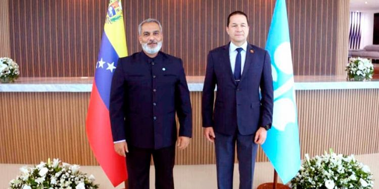 No cabe la menor duda de que la hegemonía imperial de los EEUU depende en alto grado del control, por cualquier vía, de los principales yacimientos petroleros del mundo