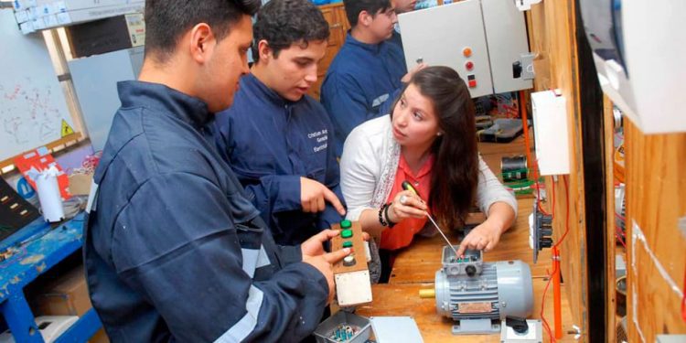 La urgente Educación Técnica y Profesional 1 La urgente Educación Técnica y Profesional