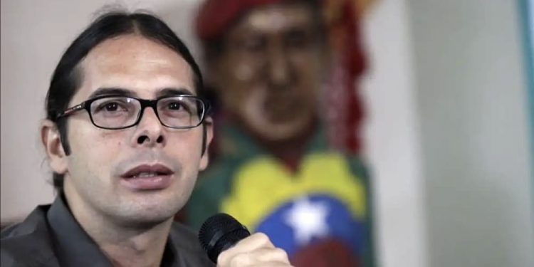Poesía de frontera y revolución 1 “El fascismo digital es la supresión del otro, es la sociedad de consumo que hace todo aparentemente consumible, desde la comida hasta el deseo sexual, lo que nos empuja a conformarnos y no pensar”