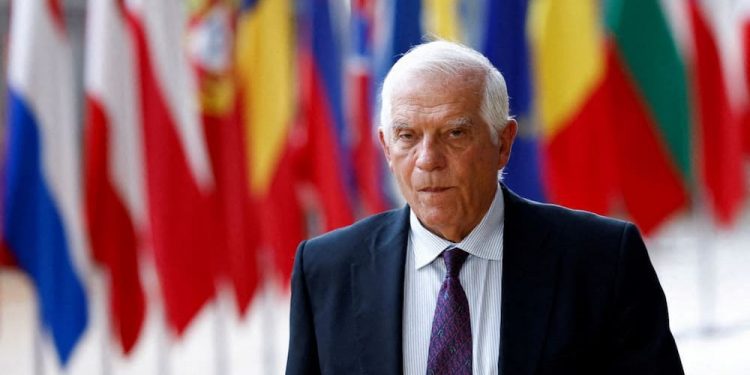 La felicidad en el Jardín de Borrell 1 Europa representa en el planeta un 7% de la población mundial, unos 500 millones de habitantes en comparación con los casi 8.000 millones del planeta