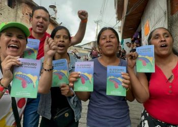 Hasta el final 9 “No permitiré que se ultraje ni desprecie al gobierno y los derechos de Venezuela. Defendiéndolos contra la España ha desaparecido una gran parte de nuestra población y el resto que queda ansía por merecer igual suerte. Lo mismo es para Venezuela combatir contra España que contra el mundo entero, si todo el mundo la ofende” Simón Bolívar