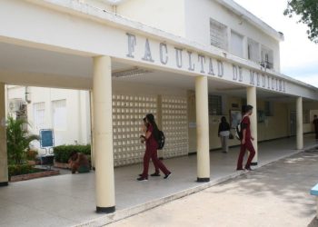 Ricardo León: “Debemos debatir el modelo de formación médica en todo el país” 2 Ricardo León: “Debemos debatir el modelo de formación médica en todo el país”