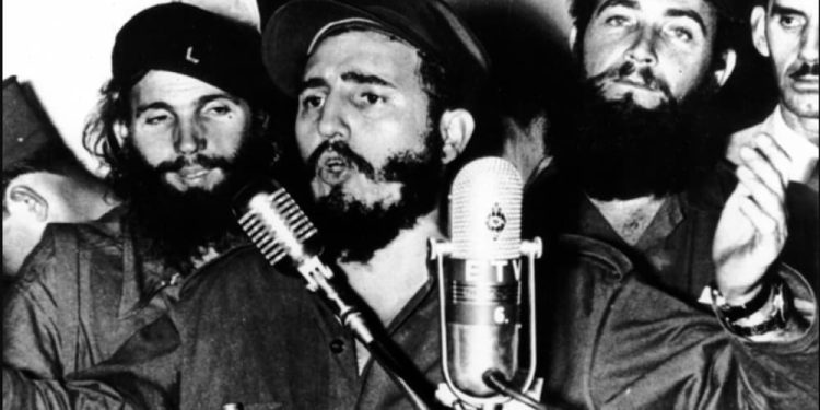 Junto a Fidel, seguimos en pie de lucha