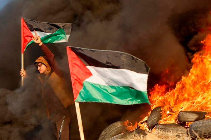 El gobierno
venezolano reitera
que, hoy más que
nunca, se hace
necesaria una
negociación genuina
entre las partes y que
sean restablecidos
los derechos de
Palestina, para lo
cual exhorta a la
ONU a cumplir su
papel de garante de
la paz y legalidad
internacional