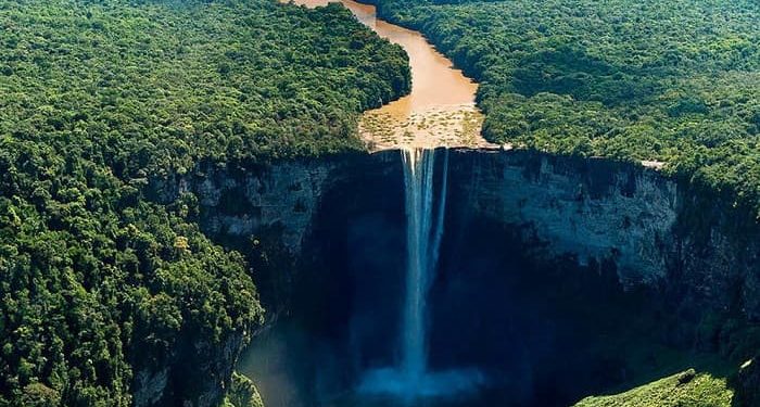 El Esequibo, patrimonio biodiverso de Venezuela 1 El Esequibo, patrimonio biodiverso de Venezuela