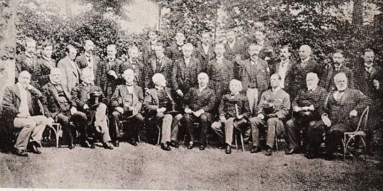 Laudo Arbitral de París de 1899: Racismo geopolítico y expansionismo 1 Laudo Arbitral de París de 1899: Racismo geopolítico y expansionismo